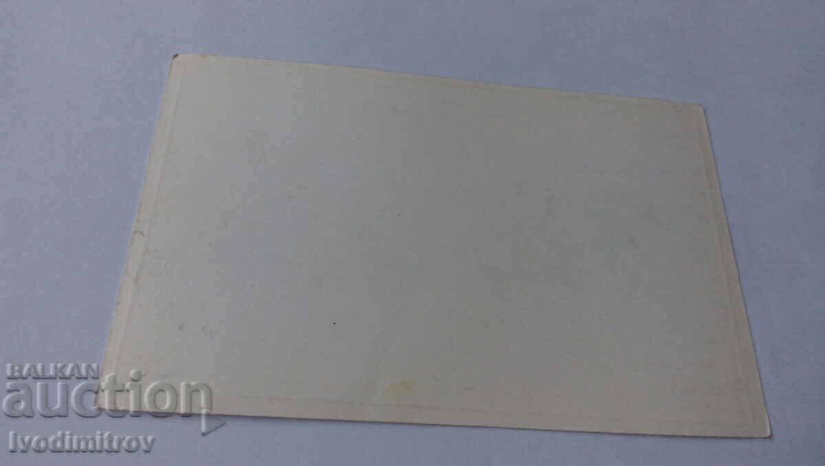 Снимка Мъж с бански на водно колело с цена 1.65 лв. | € 0.84 Снимка Мъж с бански на водно колело с цена 1.65 лв. | € 0.84