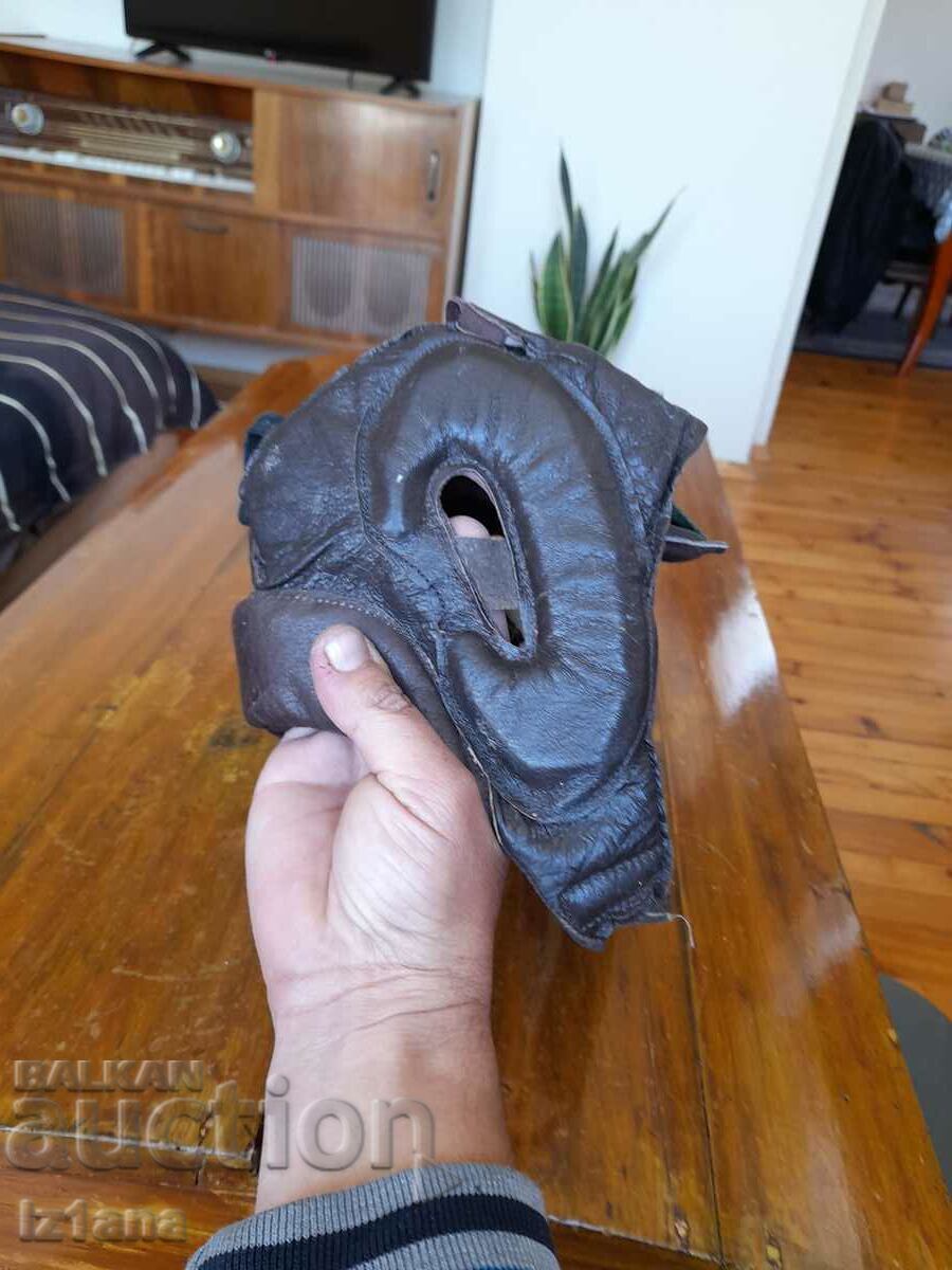 Delivery of Old boxing protective mask, helmet Mladost Delivery of Old boxing protective mask, helmet Mladost