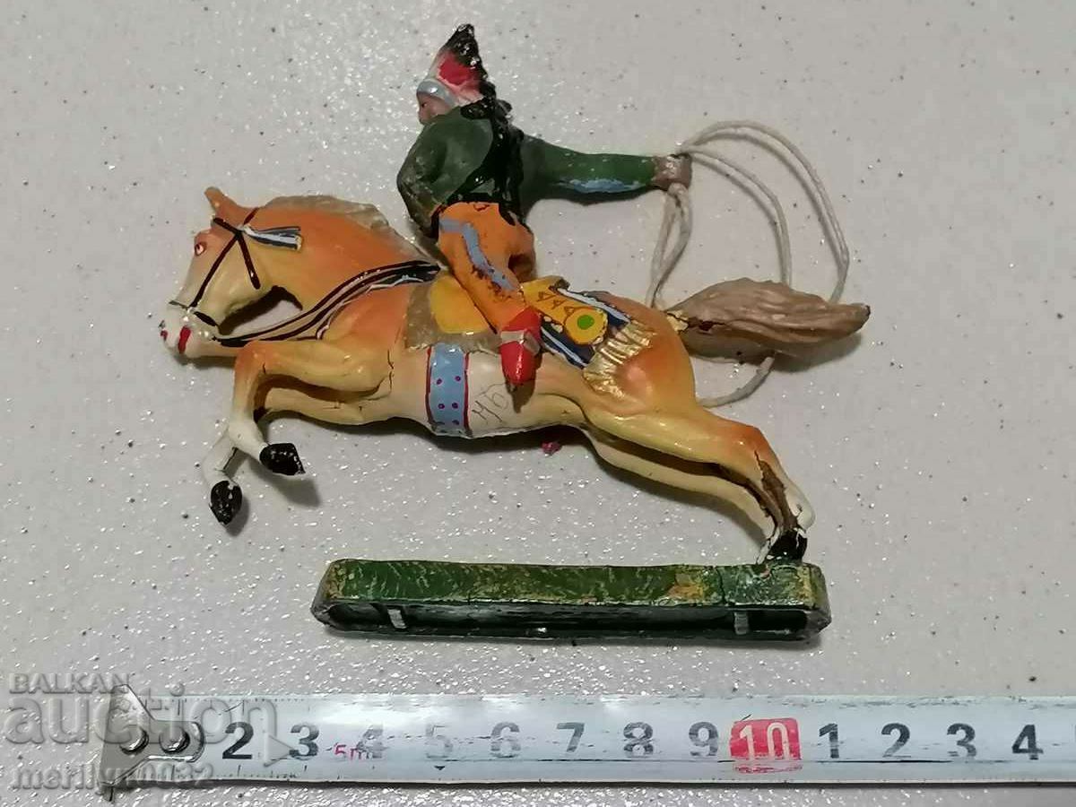 Auction Indian with the figure of ELASTOLIN Germany 20-30 years of plastic Auction Indian with the figure of ELASTOLIN Germany 20-30 years of plastic