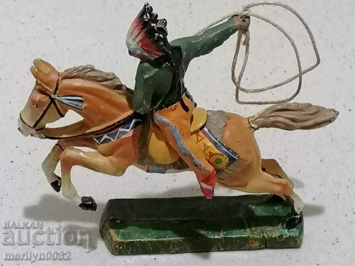 Delivery of Indian with the figure of ELASTOLIN Germany 20-30 years of plastic Delivery of Indian with the figure of ELASTOLIN Germany 20-30 years of plastic