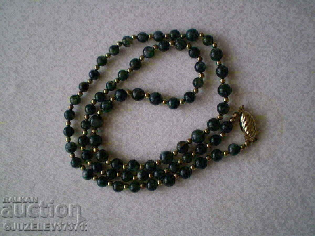 Auction  Retro Women's Necklace Of Small Green Balls