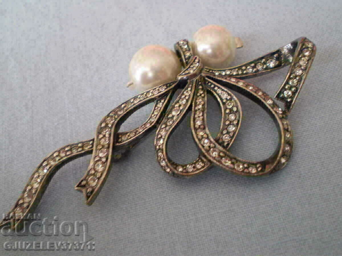 Livrarea Broșă de designer de argint cu perle și zirconi