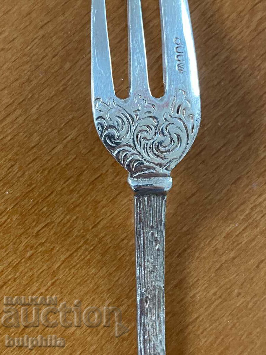 Set of 6 silver dessert forks and 6 spoons. - 7 Set of 6 silver dessert forks and 6 spoons. - 7