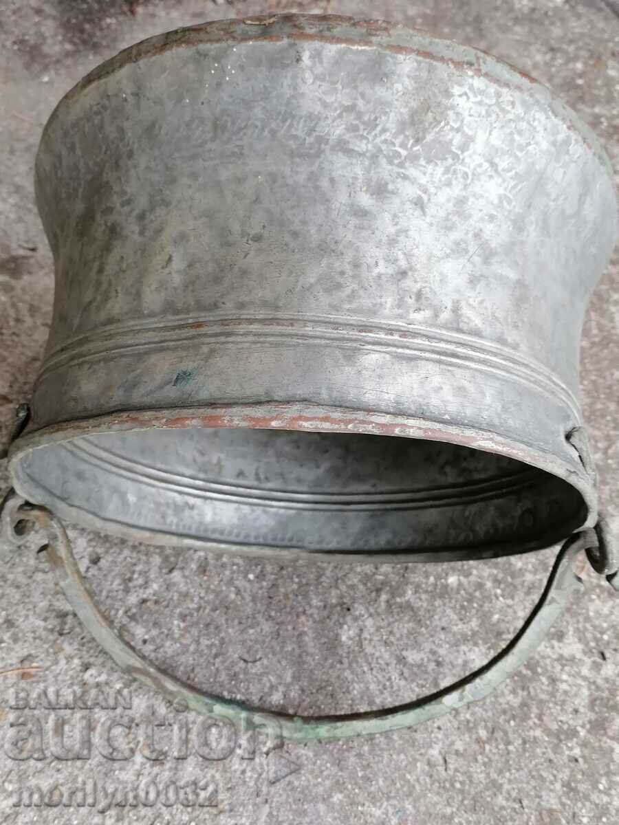 Delivery of Tinned cauldron, copper coin, copper coin, copper vessel Delivery of Tinned cauldron, copper coin, copper coin, copper vessel