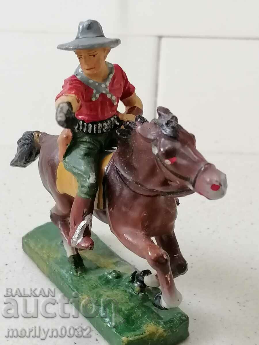 Jucărie cowboy cu cal ELASTOLIN Germania 20-30 ani