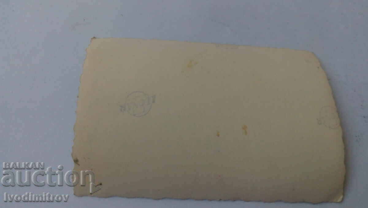 Photo Men and women with a cart with price 1.35 BGN | € 0.69 Photo Men and women with a cart with price 1.35 BGN | € 0.69