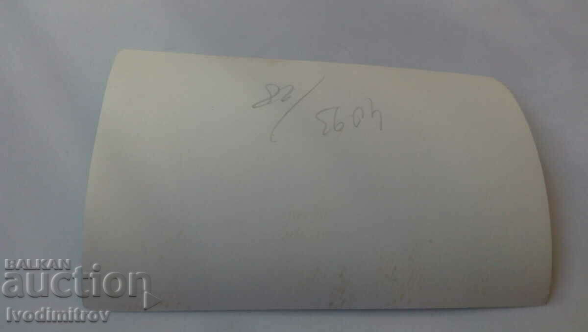 Снимка Младоженци със свои приятели с цена € 0.38 | 0.74 лв. Снимка Младоженци със свои приятели с цена € 0.38 | 0.74 лв.