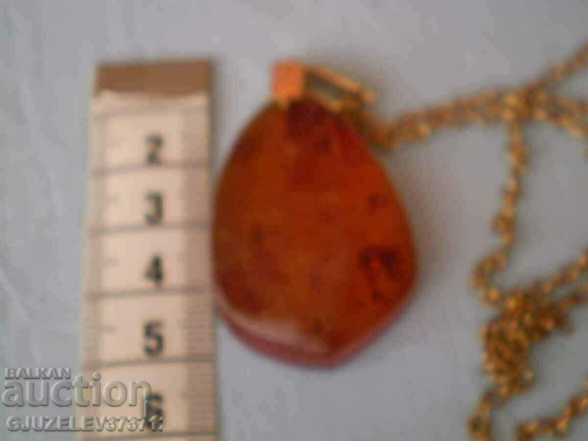 Δημοπρασία Παλιό ρωσικό επιχρυσωμένο κρεμαστό κόσμημα με κεχριμπάρι Δημοπρασία Παλιό ρωσικό επιχρυσωμένο κρεμαστό κόσμημα με κεχριμπάρι