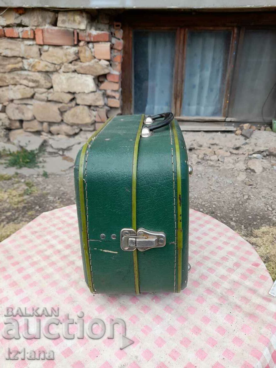 Delivery of Old turntable case Delivery of Old turntable case