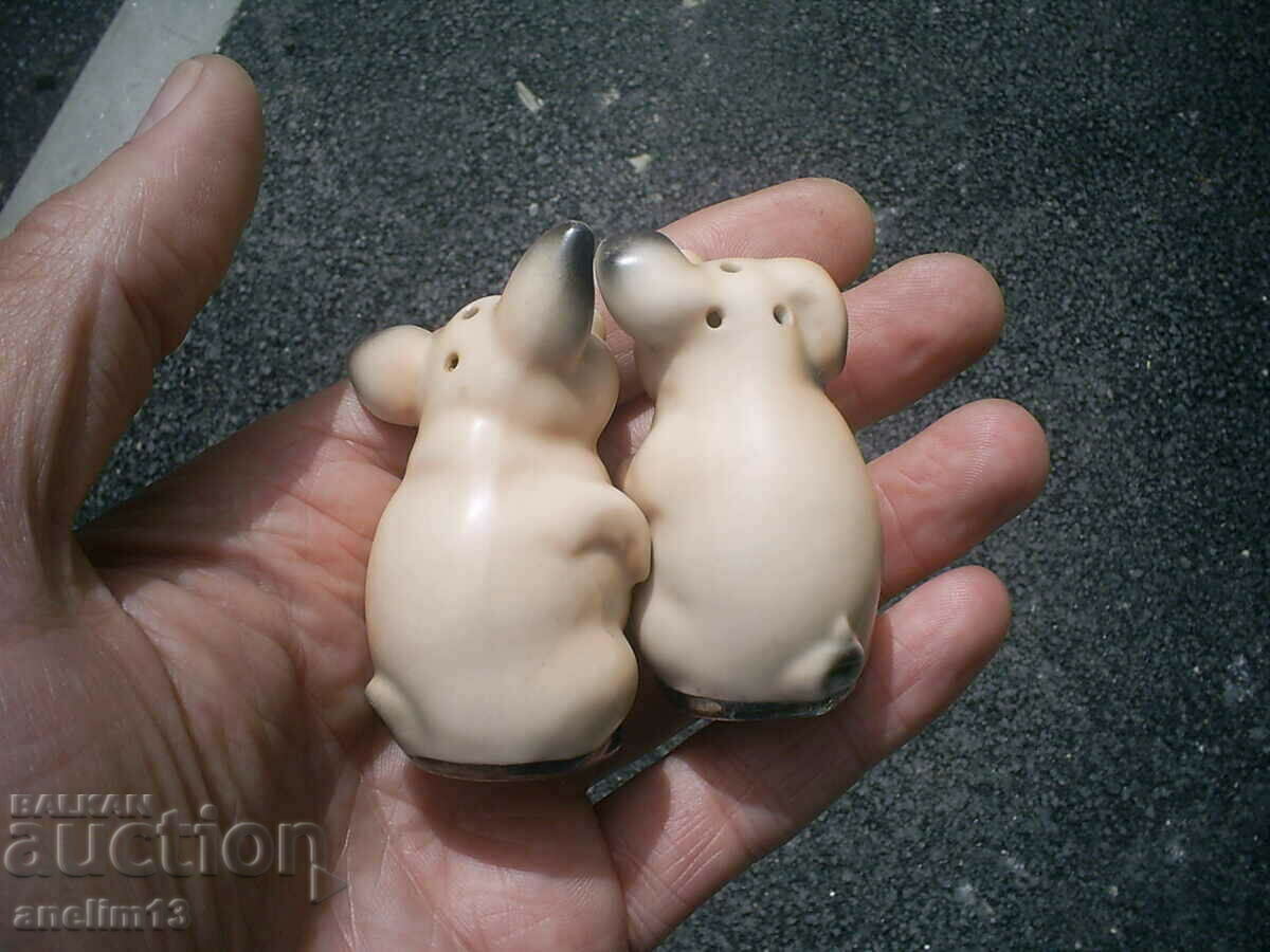 Delivery of PORCELAIN SALT PIGS WITH SILVER FEET Delivery of PORCELAIN SALT PIGS WITH SILVER FEET