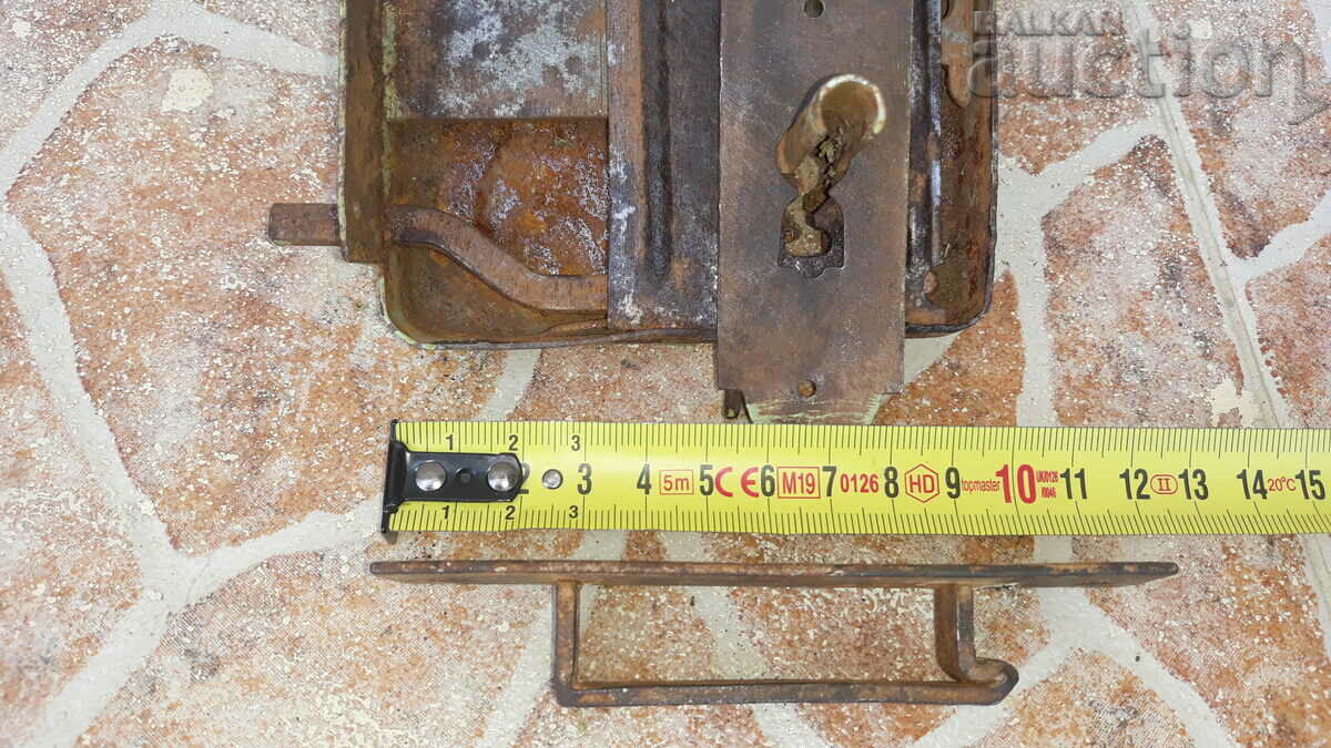 ancient primitive lock - 6 ancient primitive lock - 6