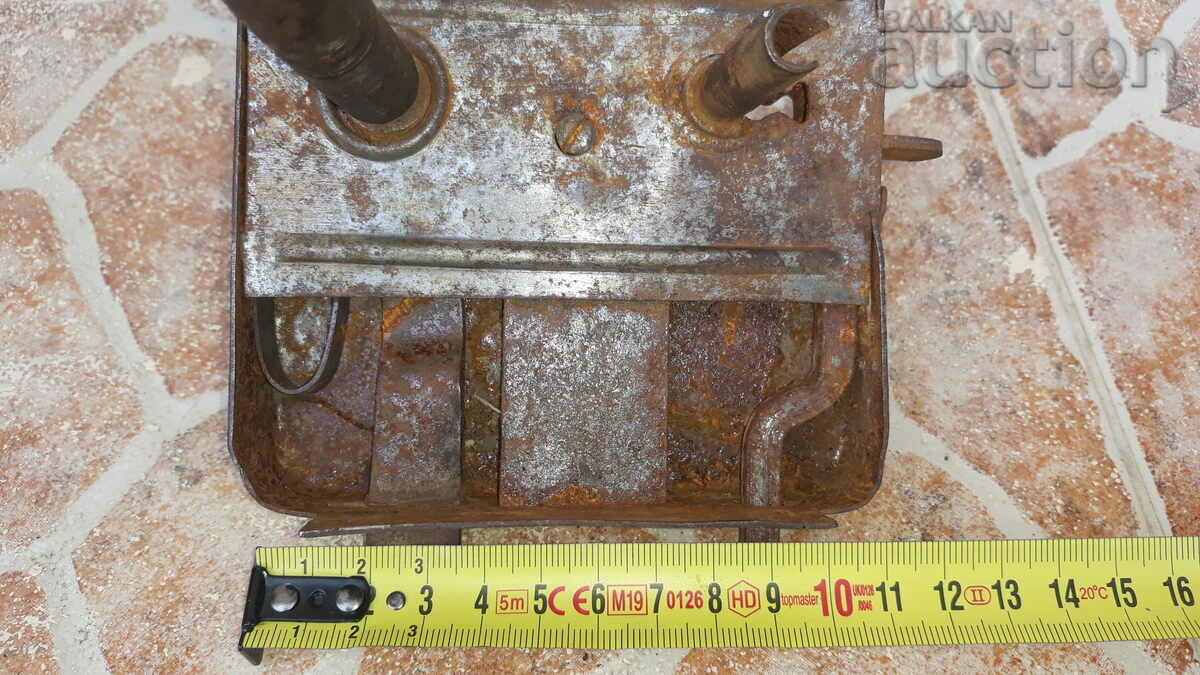 Auction ancient primitive lock Auction ancient primitive lock