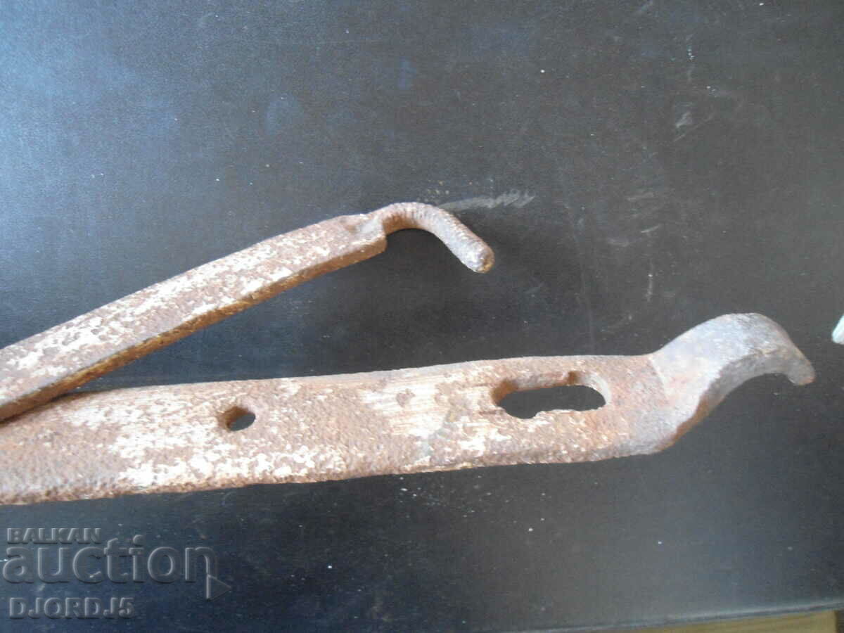 Auction Old latch, lock, gate Auction Old latch, lock, gate