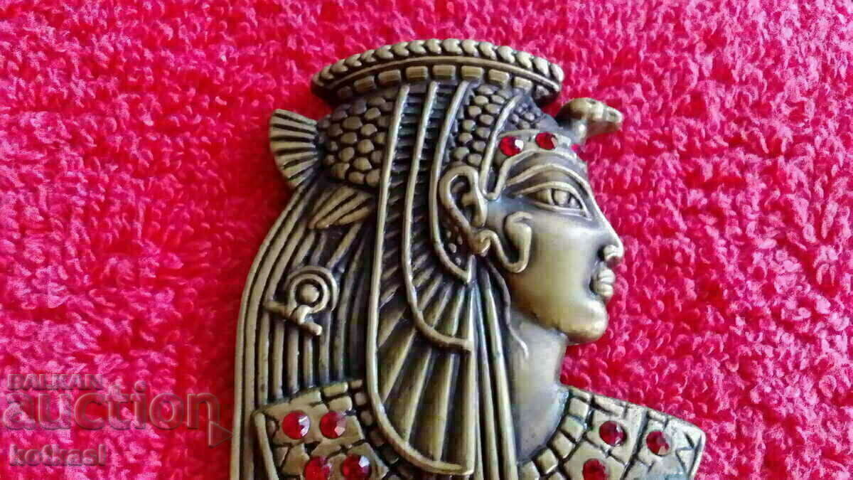 Delivery of Metal opener Pharaoh Egypt beauty Delivery of Metal opener Pharaoh Egypt beauty