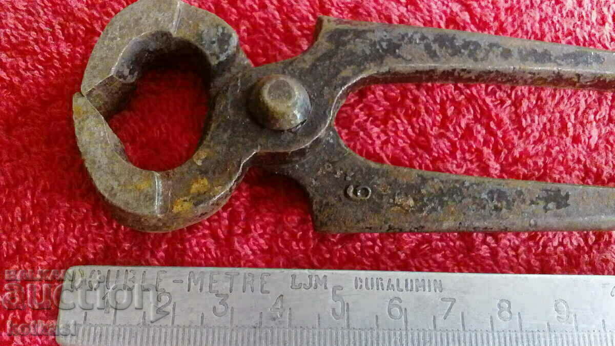 Old forged metal pliers cherped master with price 15.50 BGN | € 7.93 Old forged metal pliers cherped master with price 15.50 BGN | € 7.93
