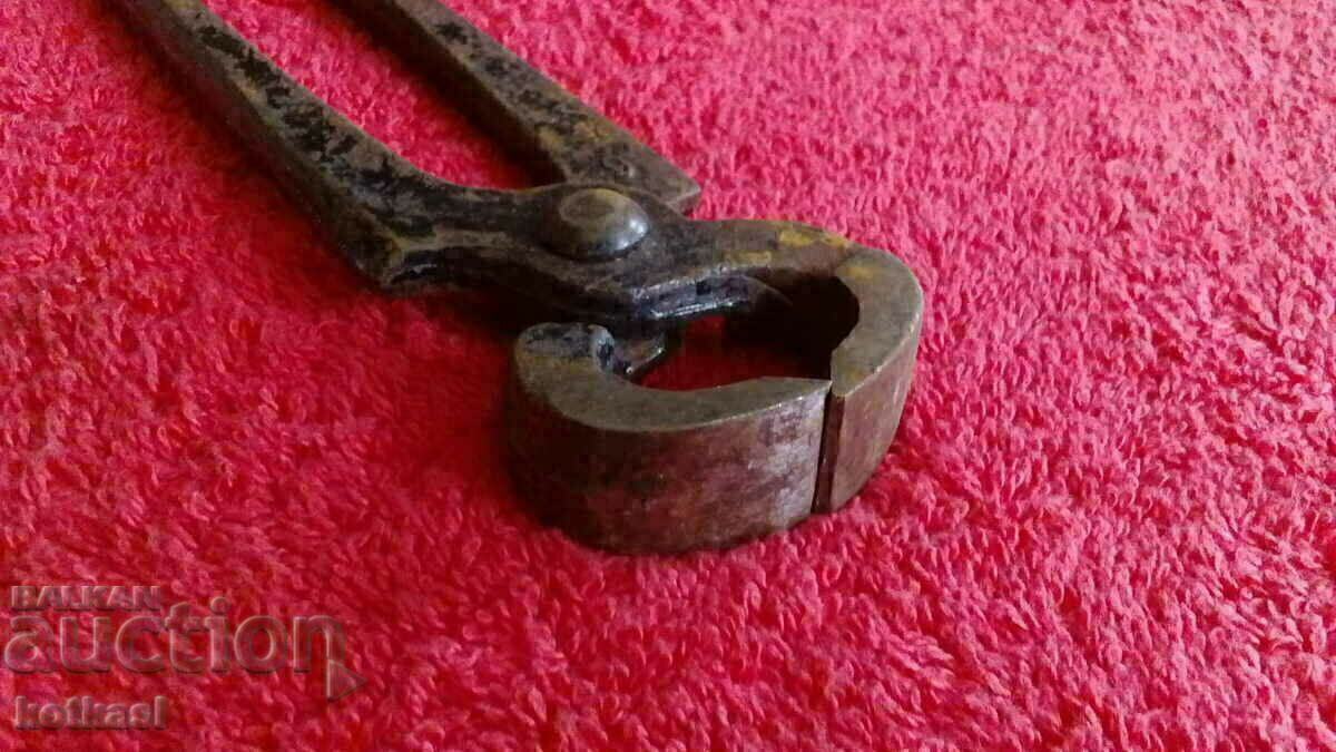 Old forged metal pliers cherped master - 6 Old forged metal pliers cherped master - 6