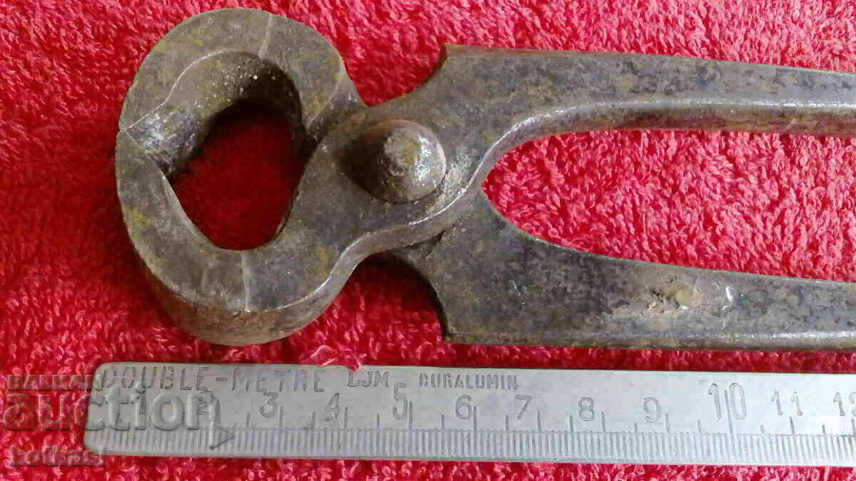 Old forged metal pliers cherped master with price 21.00 BGN | € 10.74 Old forged metal pliers cherped master with price 21.00 BGN | € 10.74