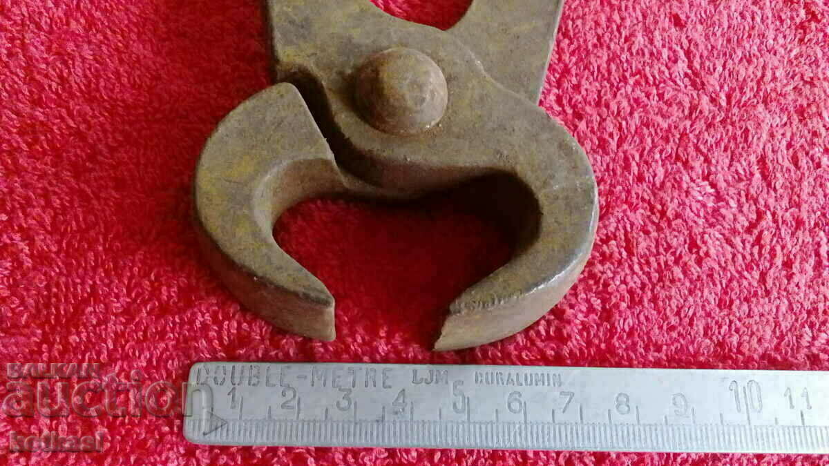 Old forged massive metal pliers serpentine master - 5 Old forged massive metal pliers serpentine master - 5