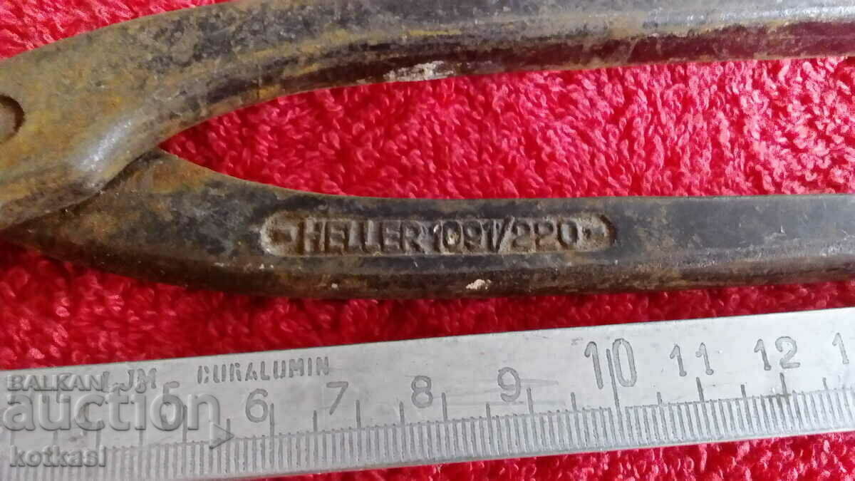 Delivery of Old metal pliers torpedo marking master Delivery of Old metal pliers torpedo marking master