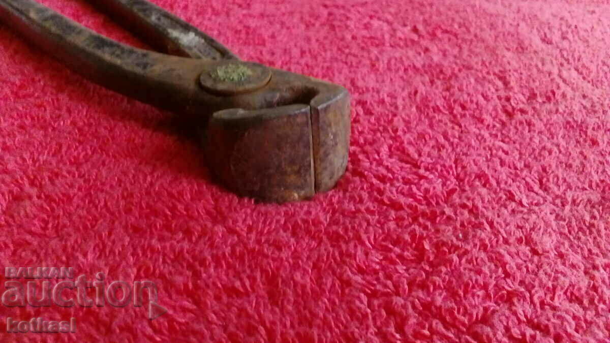 Old metal pliers torpedo marking master - 6 Old metal pliers torpedo marking master - 6