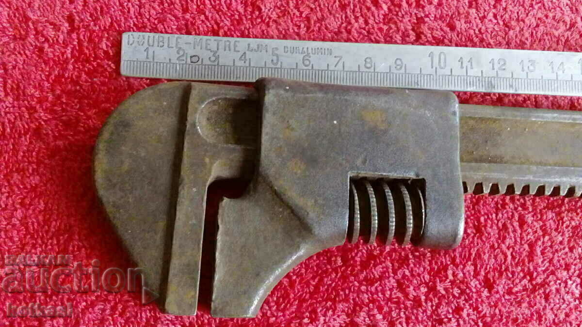 Old metal movable wrench master with price 26.50 BGN | € 13.55