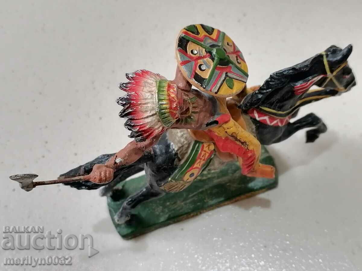 Indian with the figure of ELASTOLIN Germany 20-30 years of plastic with price 140.00 BGN | € 71.58 Indian with the figure of ELASTOLIN Germany 20-30 years of plastic with price 140.00 BGN | € 71.58