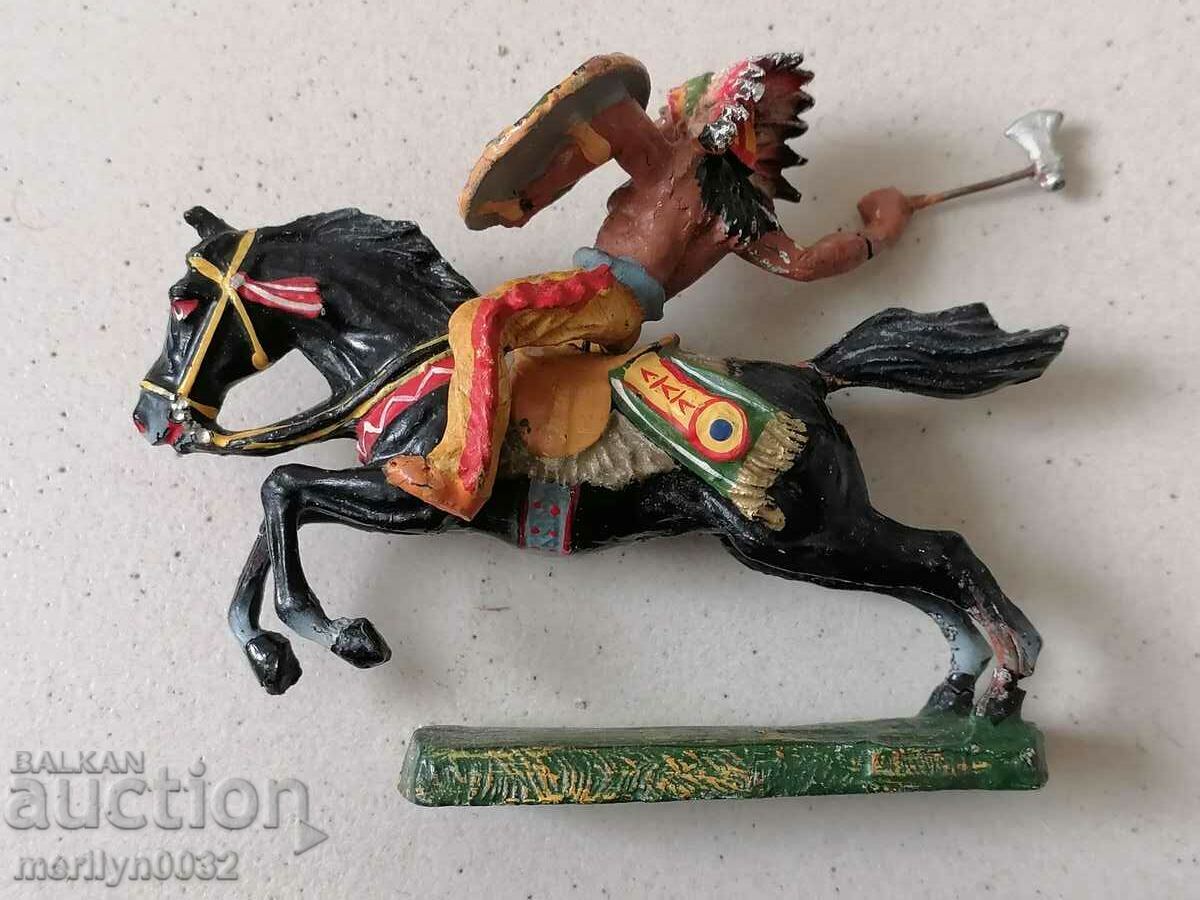 Auction Indian with the figure of ELASTOLIN Germany 20-30 years of plastic Auction Indian with the figure of ELASTOLIN Germany 20-30 years of plastic