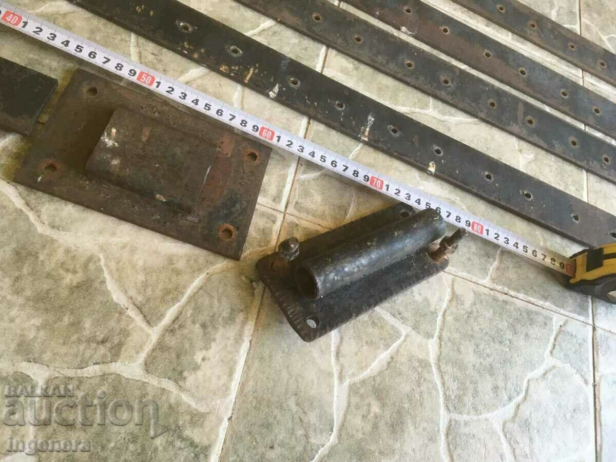 WROUGHT IRON FOR THE GATE HINGE SET KEY RINGS - 6 WROUGHT IRON FOR THE GATE HINGE SET KEY RINGS - 6