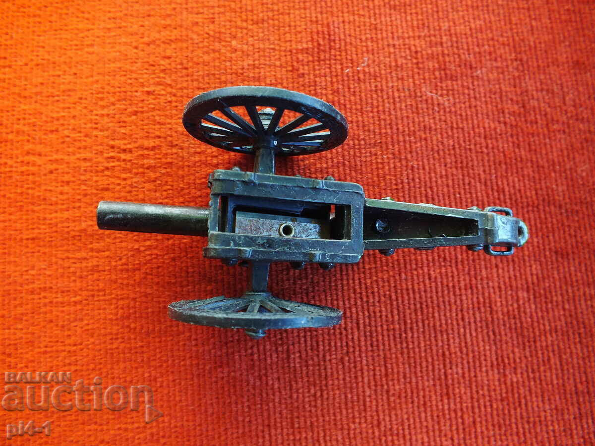 Old metal cannon top sharpener with price 30.00 BGN | € 15.34 Old metal cannon top sharpener with price 30.00 BGN | € 15.34