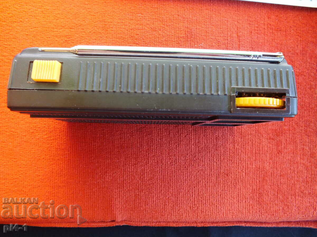 Old radio - FREEAIR with price 50.00 BGN | € 25.56 Old radio - FREEAIR with price 50.00 BGN | € 25.56
