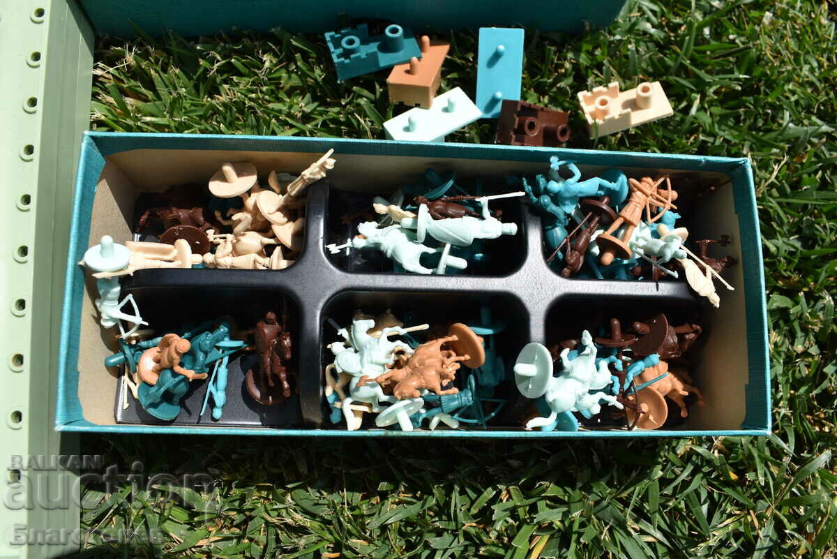 Auction Game FEUDAL Auction Game FEUDAL