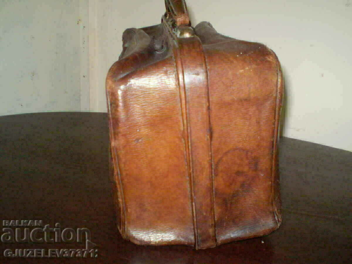Doctor's bag made of genuine leather antique brown old big with price 220.00 BGN | € 112.48