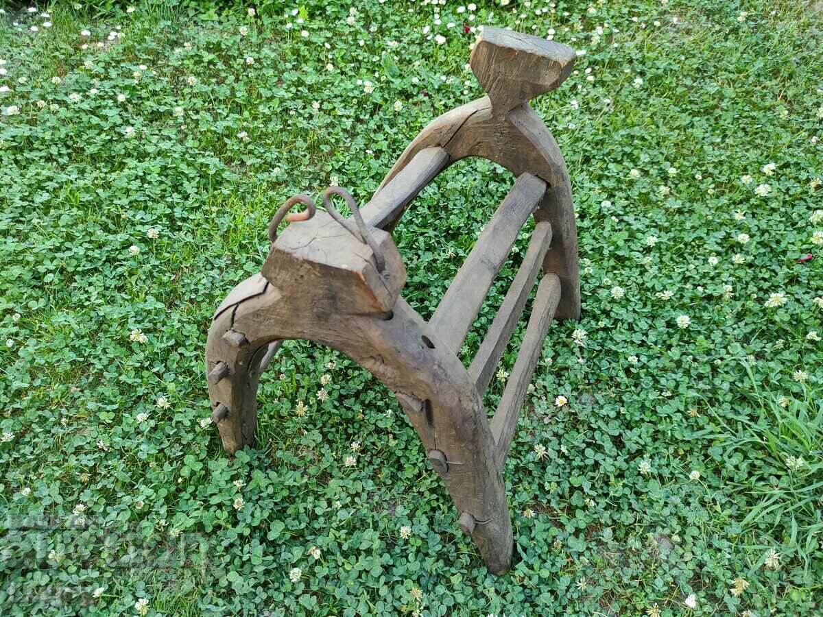 Licitație Șa veche - șa aspect 100% autentic Licitație Șa veche - șa aspect 100% autentic