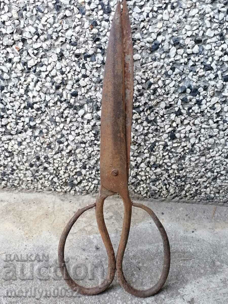 Auction Vintage wrought iron scissors Auction Vintage wrought iron scissors