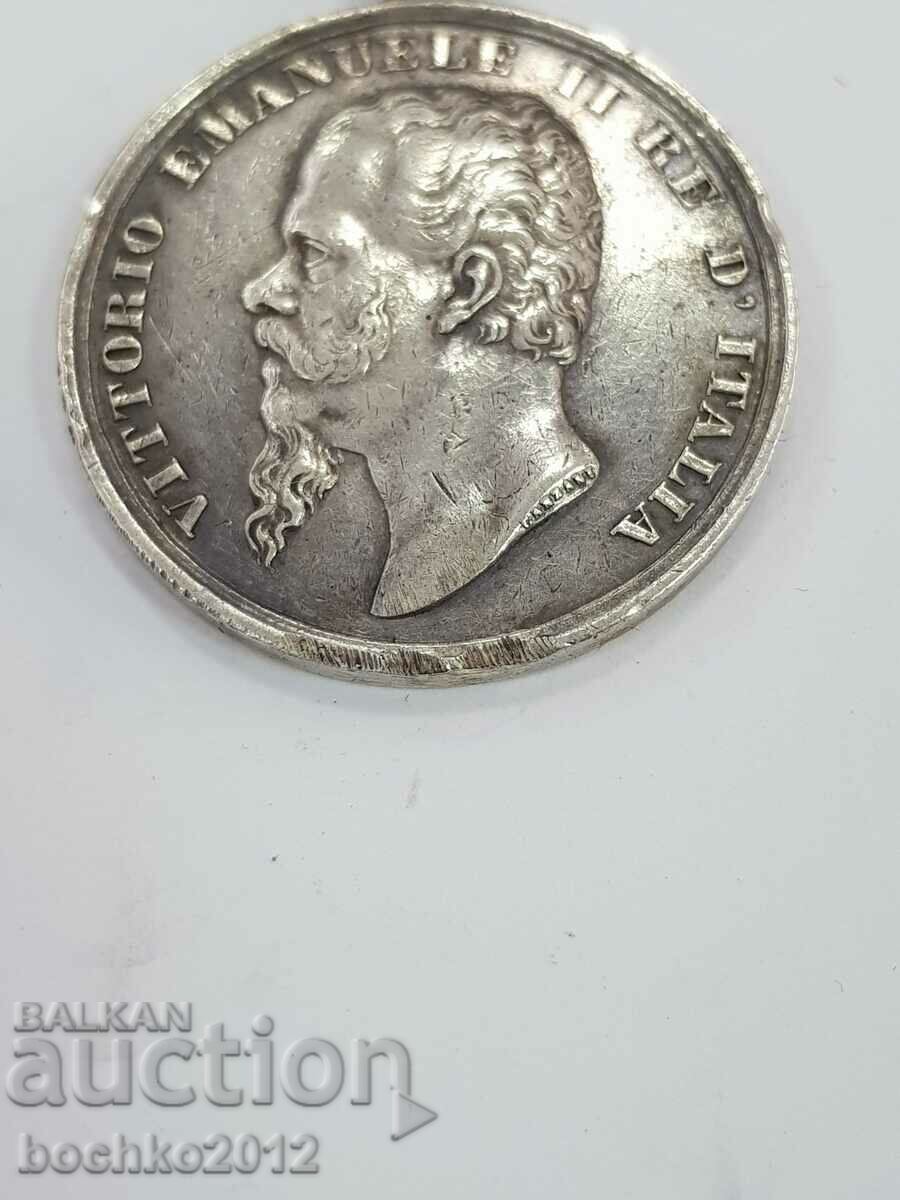 Auction Very rare Italian silver medal Vittorio Emanuele Auction Very rare Italian silver medal Vittorio Emanuele