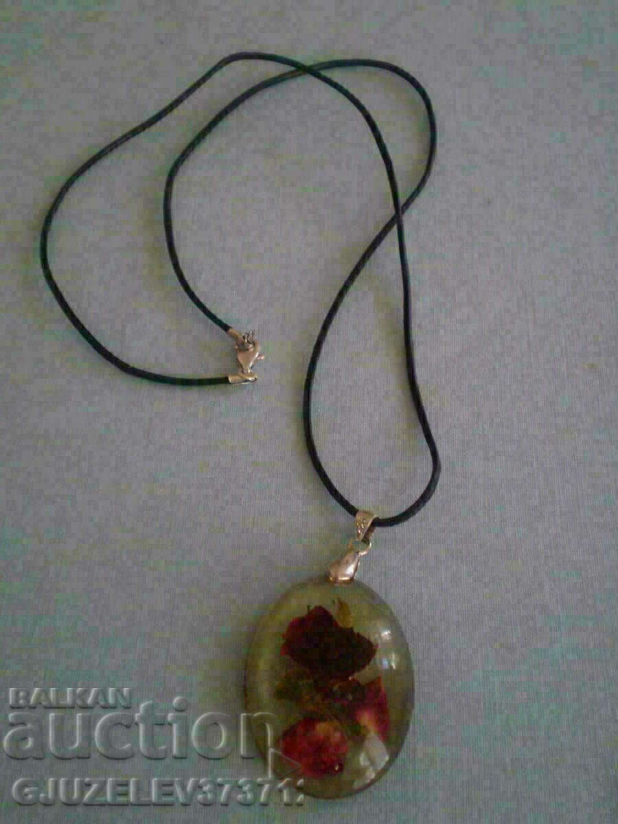 Flower pendant with leather and silver 925 Flower pendant with leather and silver 925