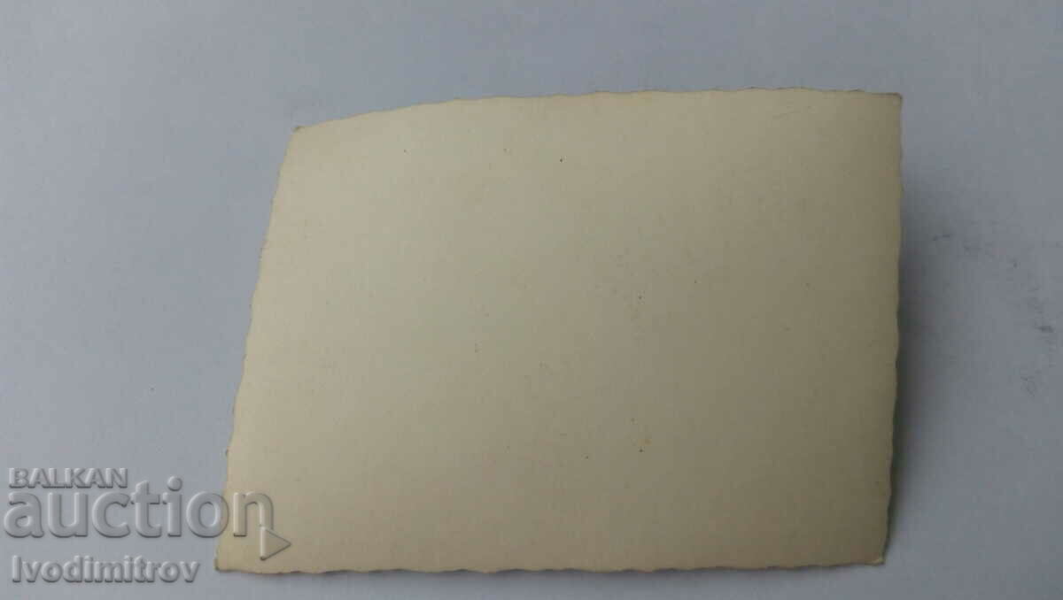 Photo Veliko Tarnovo Young men and women with price 1.15 BGN | € 0.59 Photo Veliko Tarnovo Young men and women with price 1.15 BGN | € 0.59