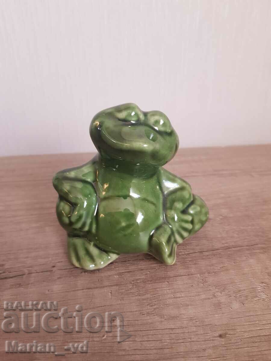 Porcelain figure-frog