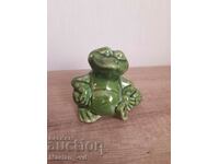 Porcelain figure-frog