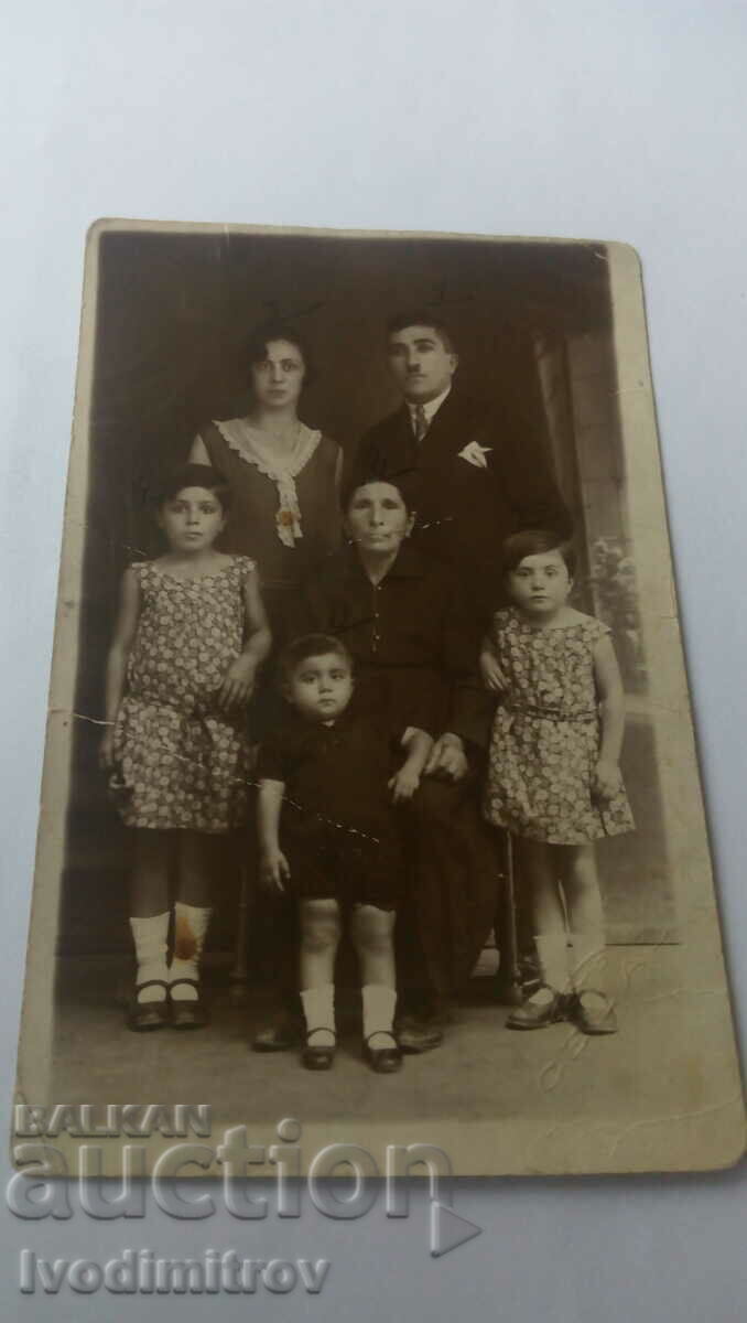 Photo Armenian family 1941