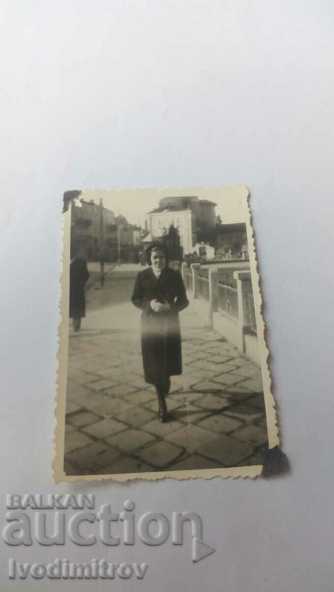 Φωτογραφία Σοφία Νεαρή γυναίκα σε έναν περίπατο