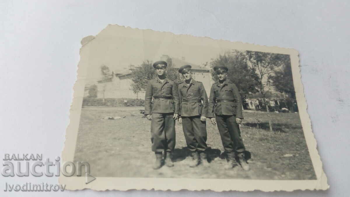 Photo Sofia Three soldiers on the meadow 1941