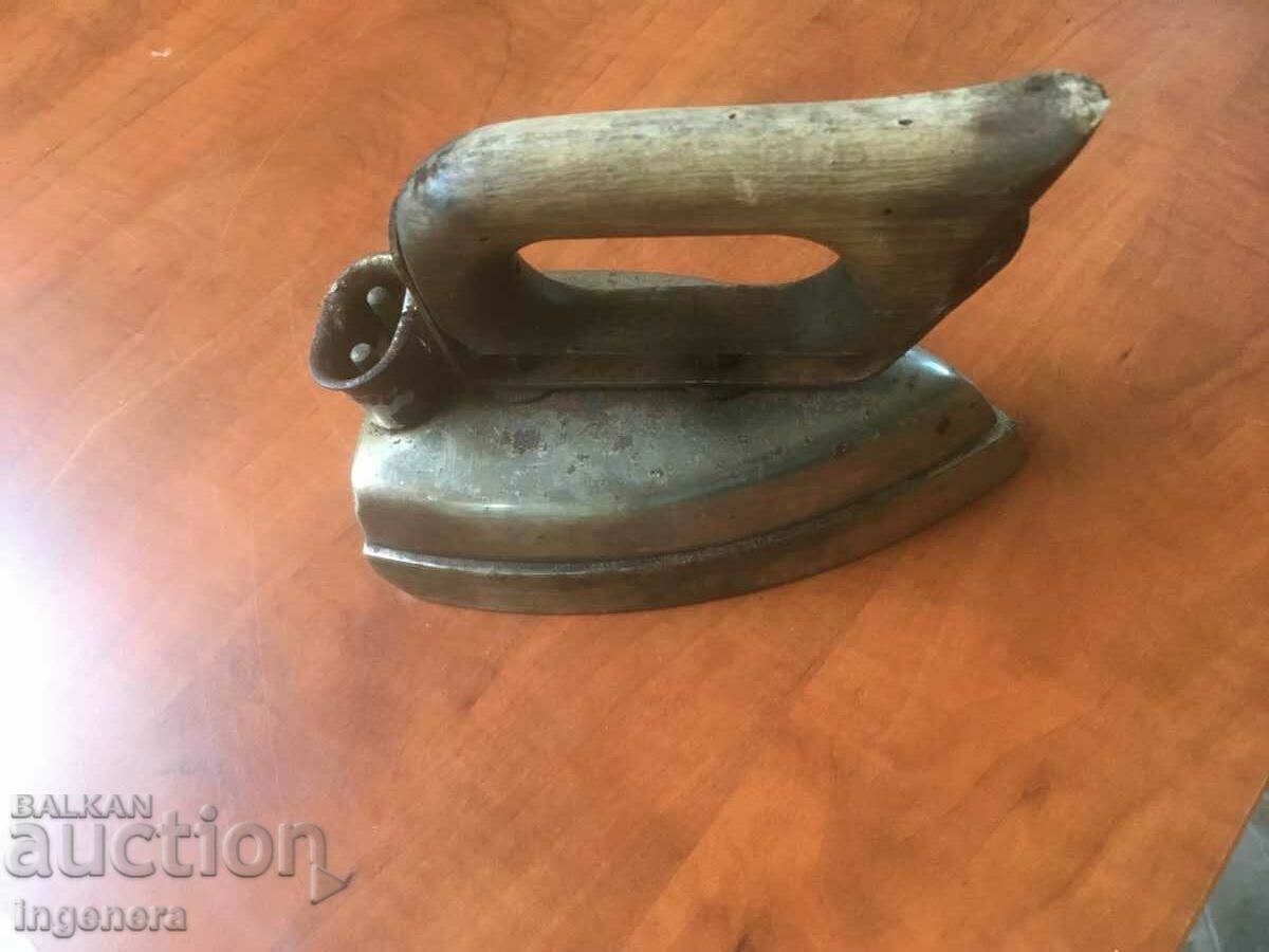 ROYAL IRON 150 V MANUFACTURED BY EDISON with price 56.00 BGN | € 28.63 ROYAL IRON 150 V MANUFACTURED BY EDISON with price 56.00 BGN | € 28.63
