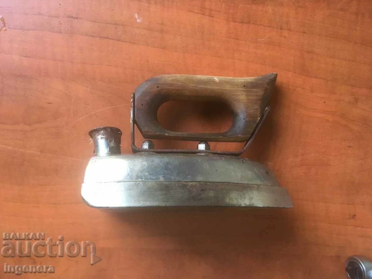 Delivery of ROYAL IRON 150 V MANUFACTURED BY EDISON Delivery of ROYAL IRON 150 V MANUFACTURED BY EDISON