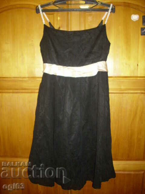 Rochie 6 cu preț 25.00 BGN | € 12.78