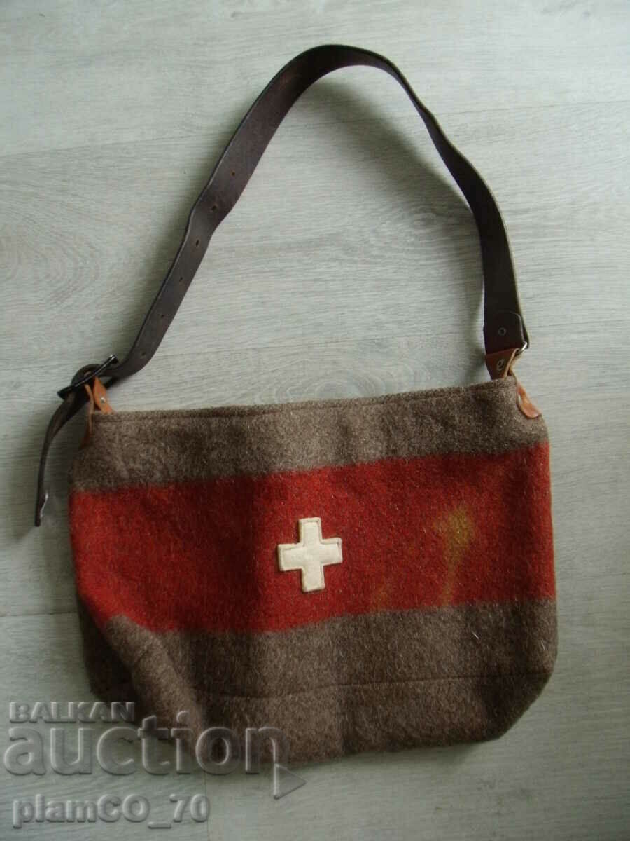 № 003 παλιά στρατιωτική ιατρική τσάντα - MONTANA