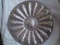 Антична ръчно изкована метална плоча чиния за стена