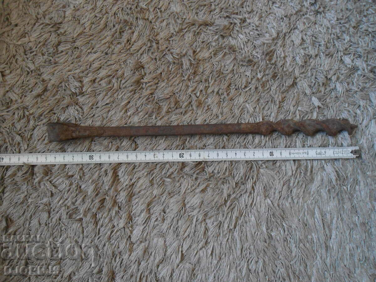 Old drill, chipping - 5 Old drill, chipping - 5