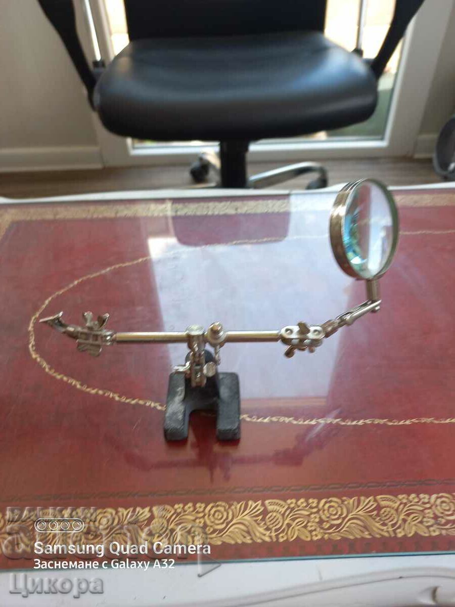 Аукцион ЛУПА С МЕТАЛНА ПОДВИЖНА СТОЙКА Аукцион ЛУПА С МЕТАЛНА ПОДВИЖНА СТОЙКА