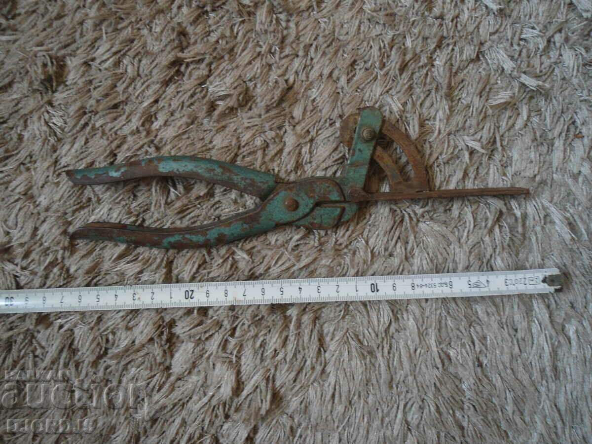 Delivery of An old specialized tool Delivery of An old specialized tool